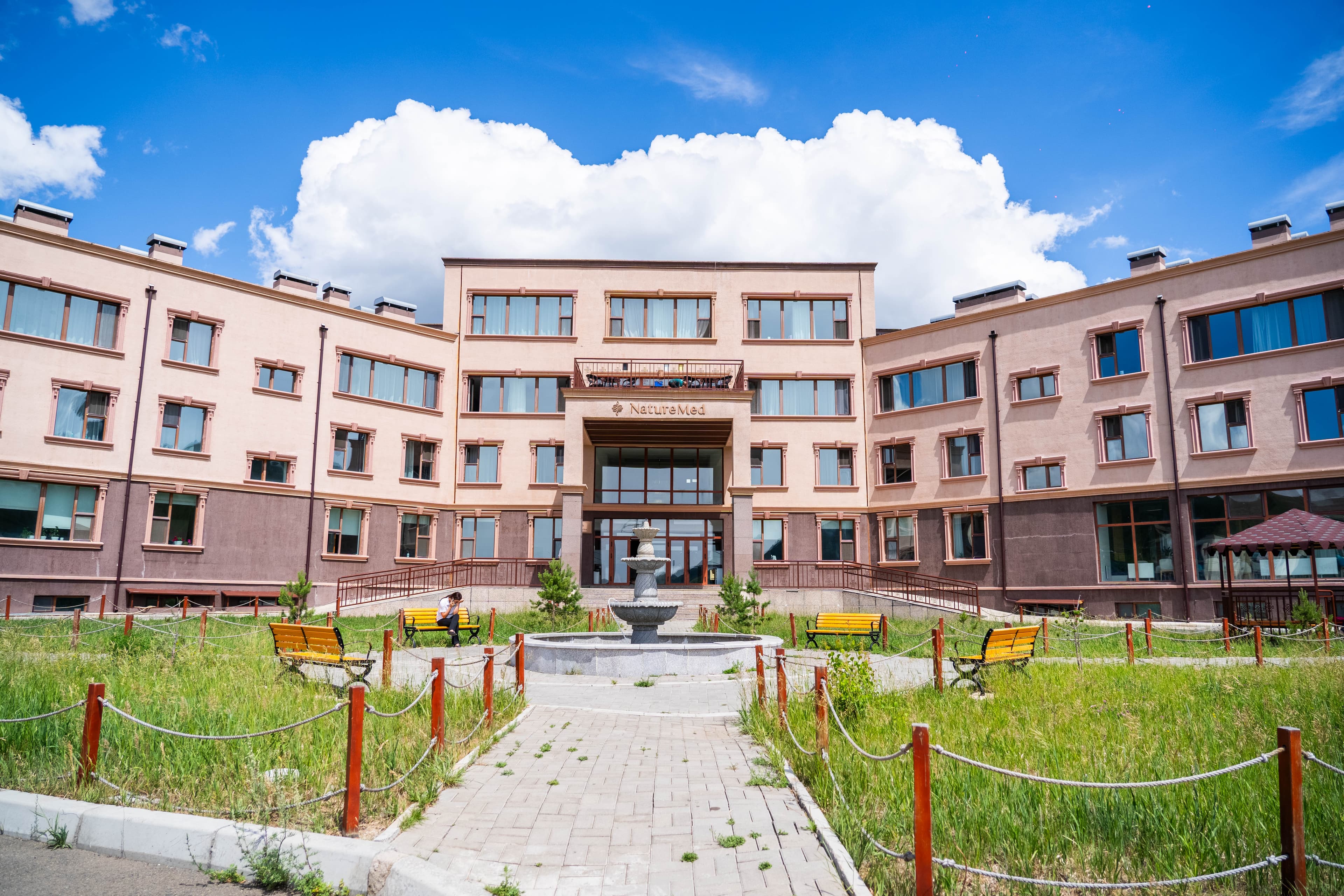 Traditional Mongolian therapeutic experiences